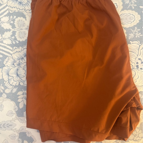 Men’s Vuori Kore Brown Shorts - Picture 6 of 8